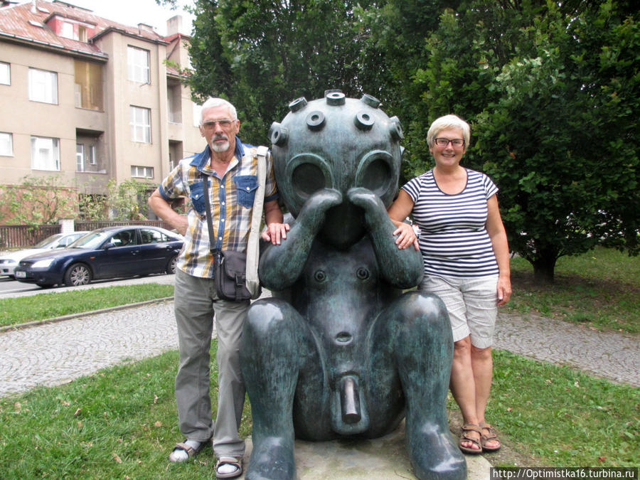 Всей семьёй на прогулку в парк Гадовка. Необычные скульптуры Прага, Чехия