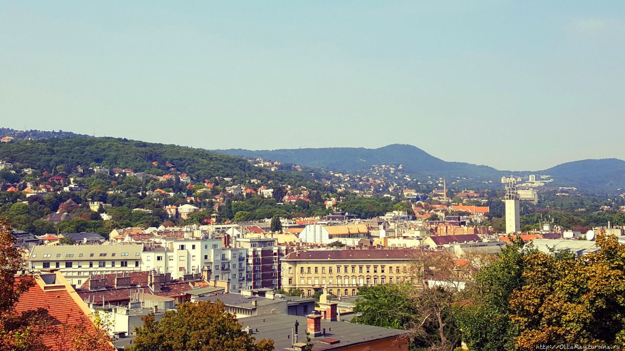 Вид на спальные районы Буды. Ну чем не курортный город?:) Будапешт, Венгрия