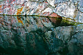 стенка и ее отражение в пещере