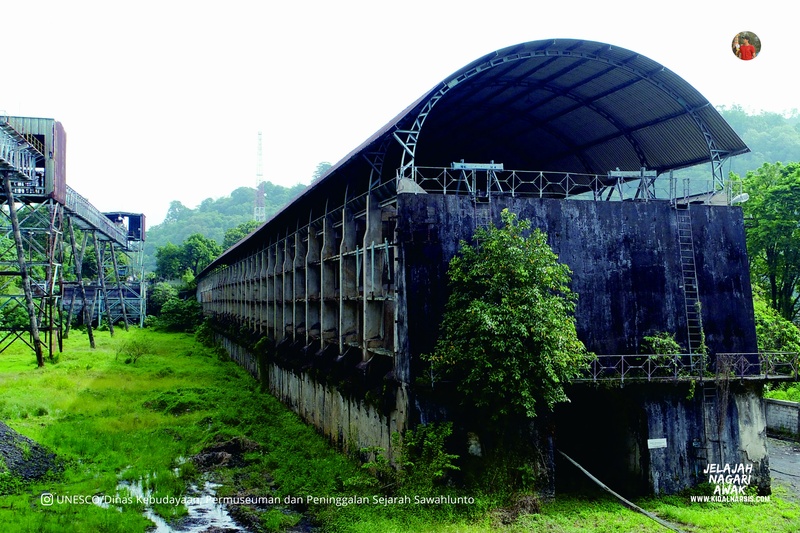 Хранилище угля омбилин Гугунг / Silo Gunung Ombilin Coal Storage