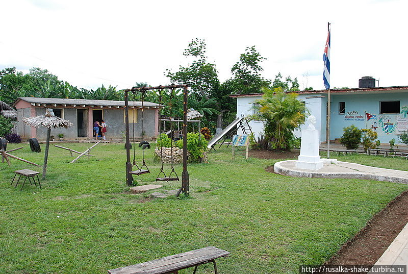 Школа имени неизвестного Самюэля Фернандоса Мадруга, Куба