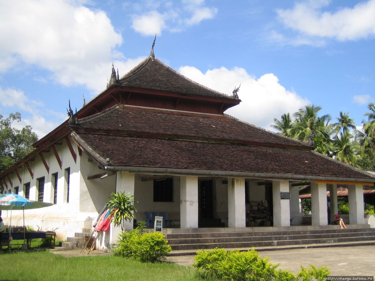 Храм Монастыря Ват Висуналат Луанг-Прабанг, Лаос