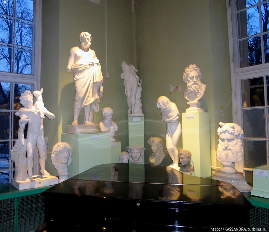 Смешались вместе кони, люди... Варшава, Польша