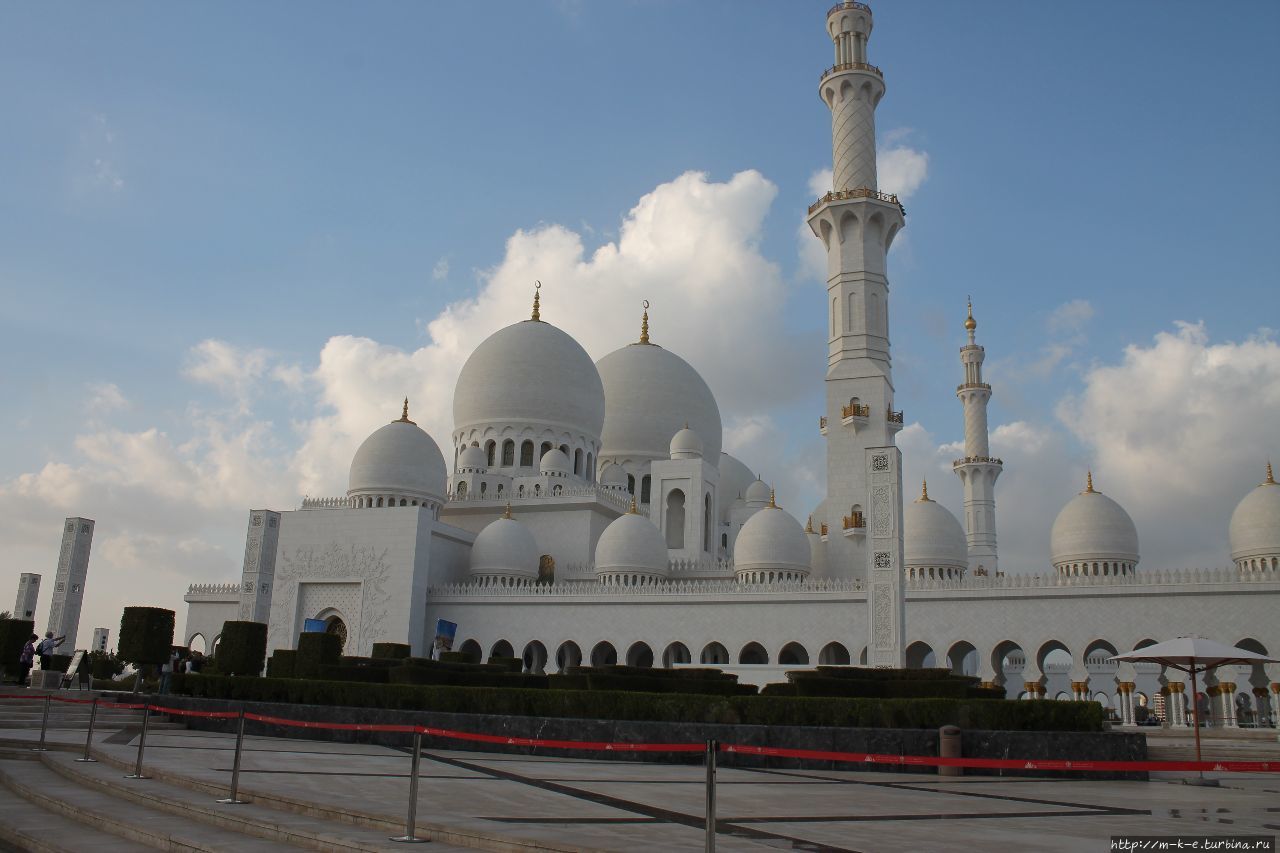 Мечеть Зайда ибн Султана. Наслаждение великой постройкой