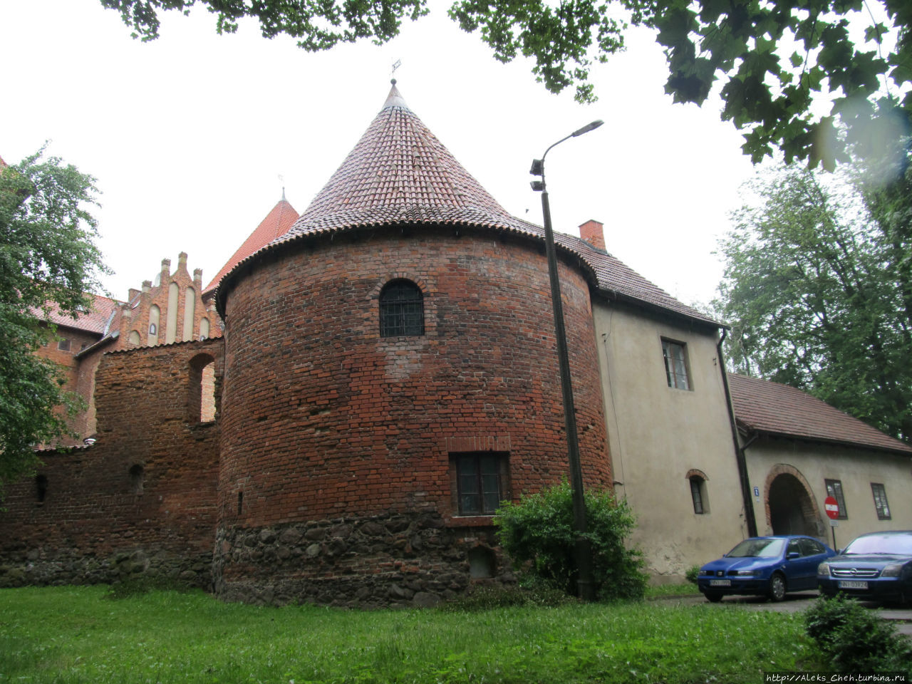 Остатки оборонительных стен замка Нидзица, Польша