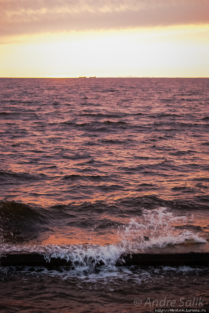 Сквозь волну Рига, Латвия