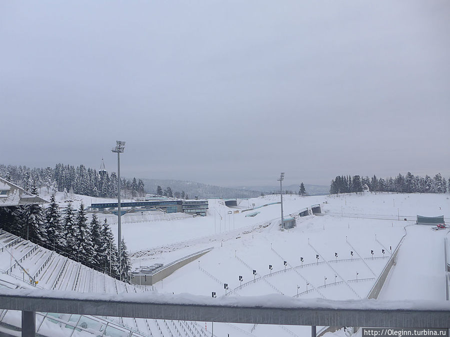 Трамплин Holmenkollen зимой Осло, Норвегия