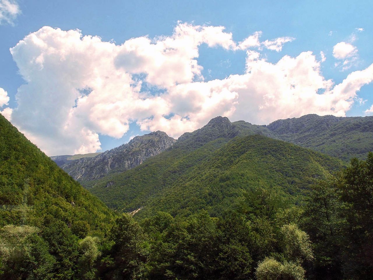 Природа и монастыри Национального парка Маврово Маврово, Северная Македония