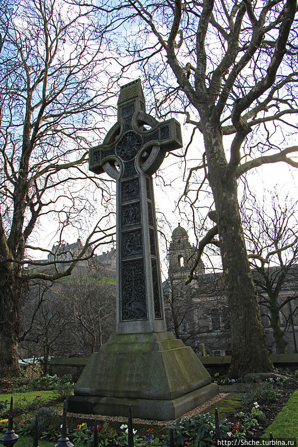 у того же входе кельтский крест Эдинбург, Великобритания