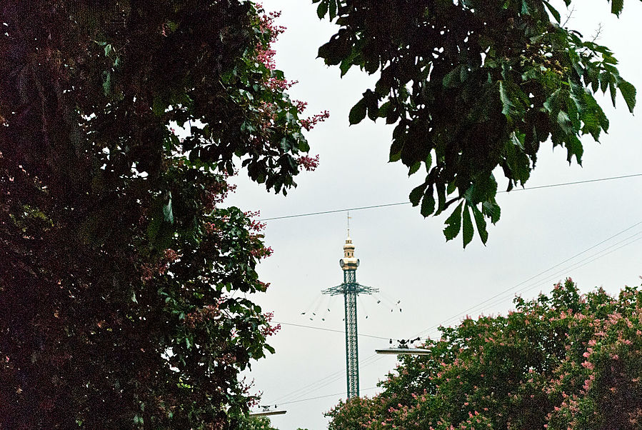 В Вене есть парк развлечений с аттракционами грандиозных масштабов.