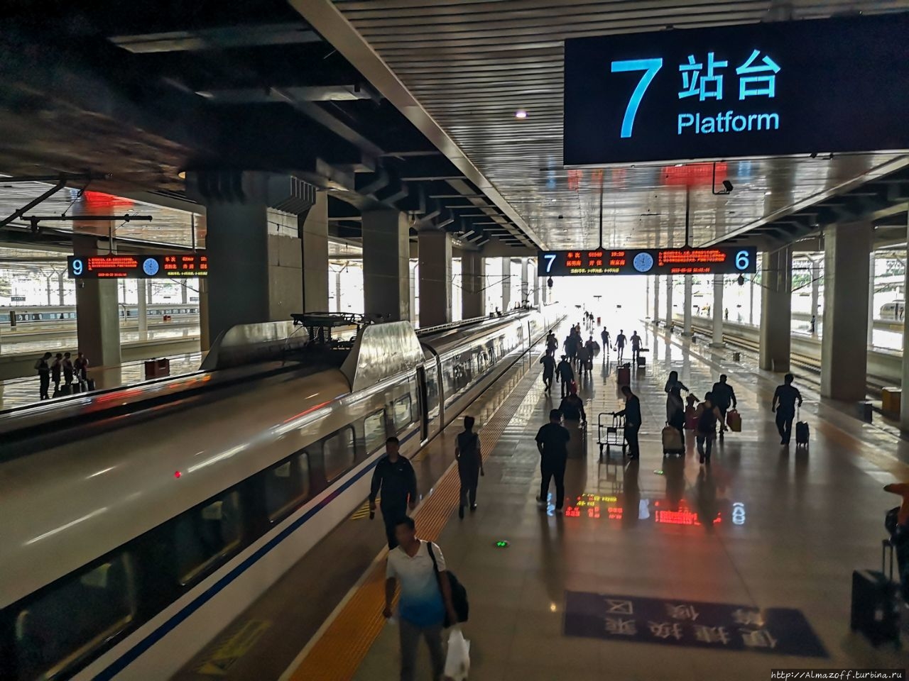 Как не опоздать на поезд в Китае или как опоздать... Куньмин, Китай