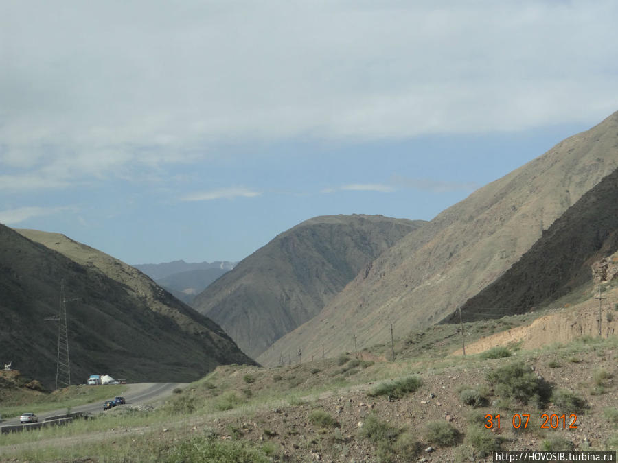 Сейчас доехать до озера можно по новой трассе,проходящей через Боомское ущелье. Иссык-Кульская область, Киргизия