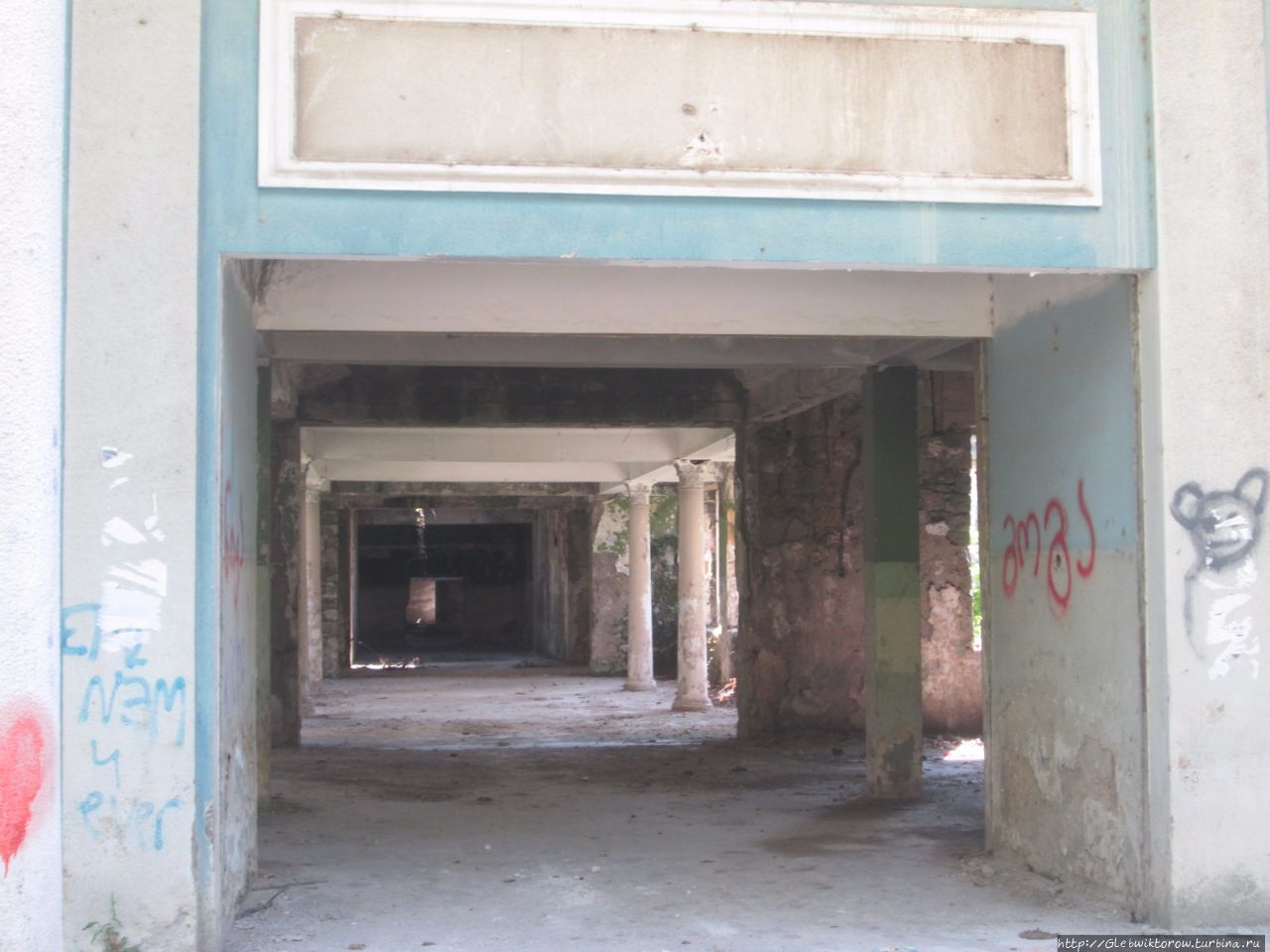 Остатки санатория и комплекса минеральных ванн Цхалтубо, Грузия