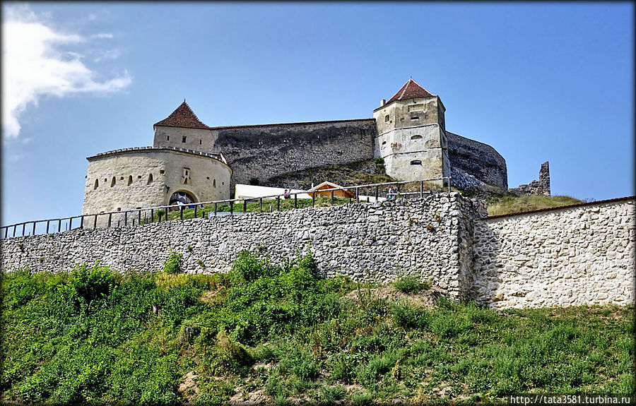 Вид на крепость Рышнов, Румыния