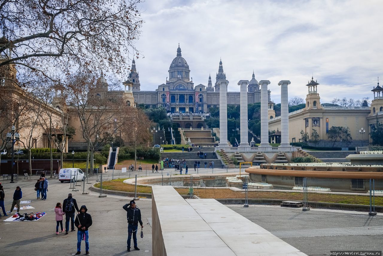 Национальный музей искусства Каталонии и Площадь Испании Барселона, Испания