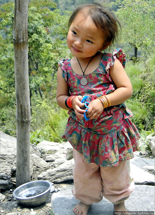Эта маленькая модель всех очаровала Национальный парк Аннапурны, Непал