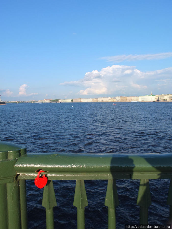 Питерские цвета — красный и зеленый. Не верите? ;) Санкт-Петербург, Россия