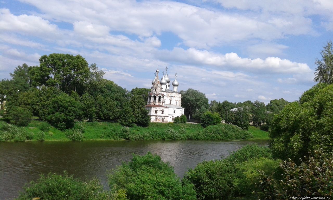 Вид на церковь Иоанна Златоуста Вологда, Россия
