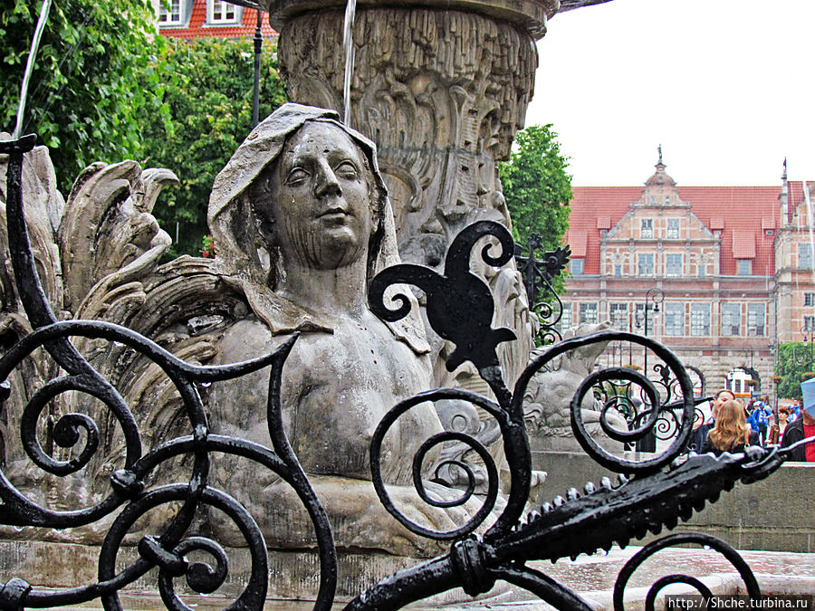 Символ города Гданьск — Фонтан Нептуна (Fontanna Neptuna) Гданьск, Польша