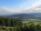 Вид с горы Вджар на Татры и Чорштынское озеро