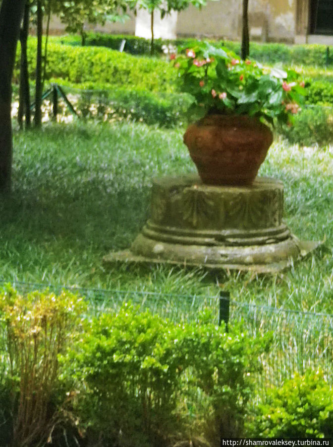 Изящный сад  Дориа-Памфили Рим, Италия