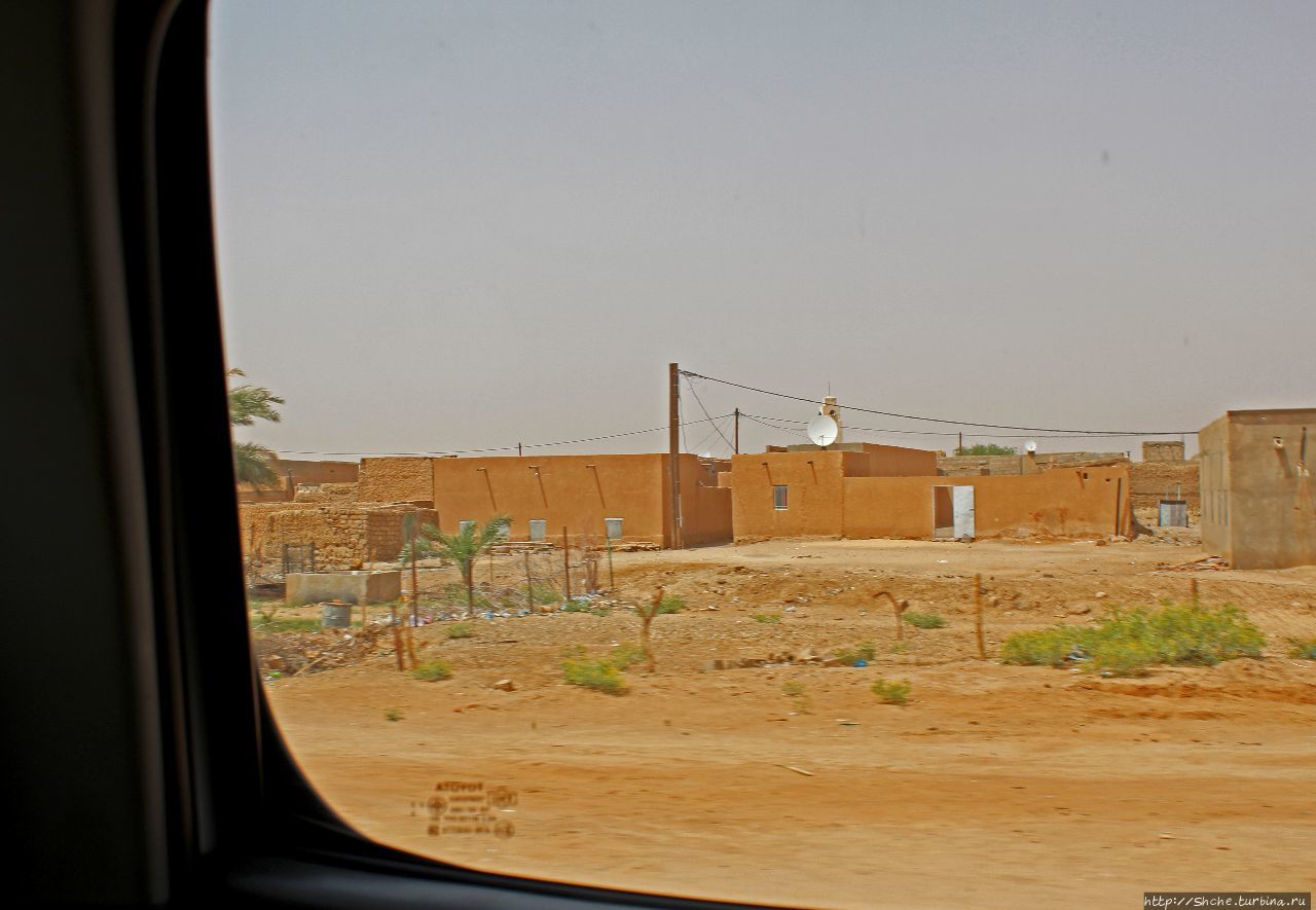 Атар — перекресток больших дорог в мавританской пустыне Атар, Мавритания