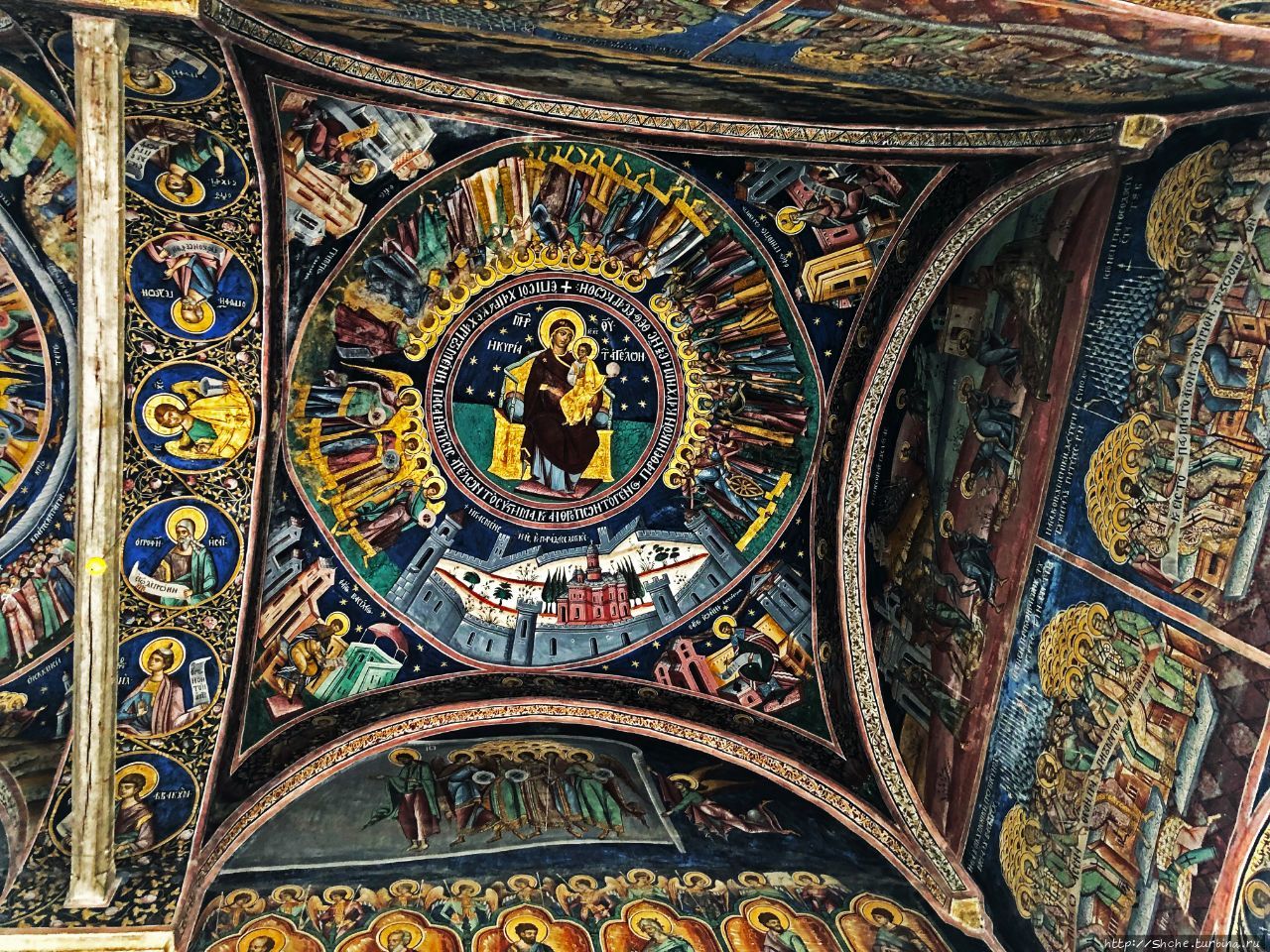 Монастырь Хорезу Романий-де-Жос, Румыния