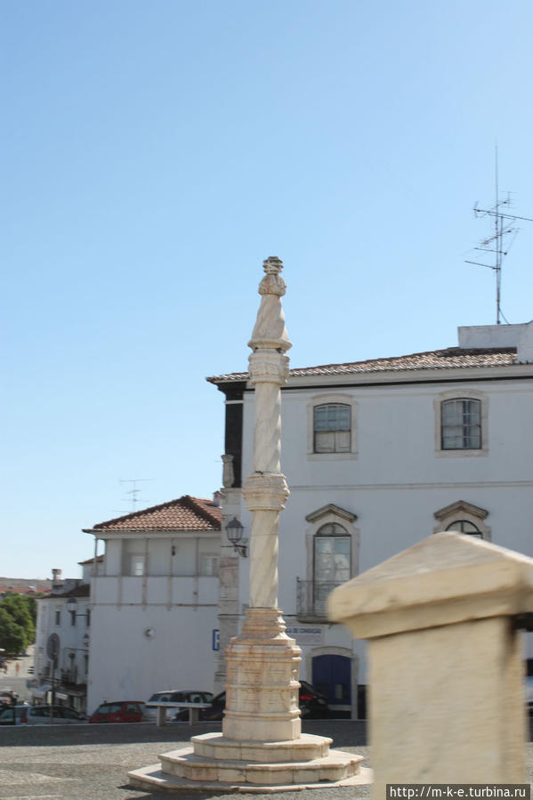 Позорный столб Эштремош, Португалия