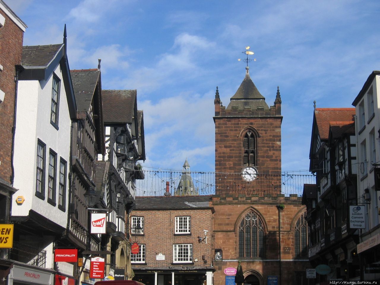 Бридж-стрит и церковь Св. Петра в Честере Честер, Великобритания