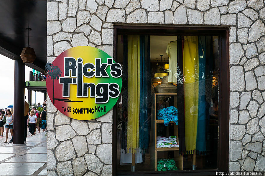 Закат в культовом Rick`s cafe Негрил, Ямайка