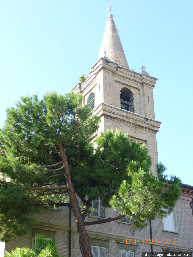 Колокольня собора Червиа, Италия