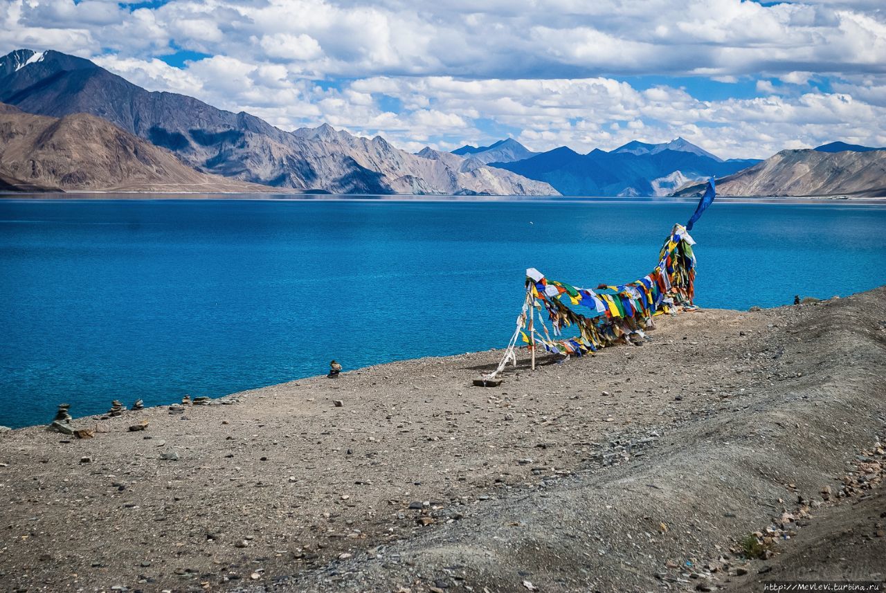 Озеро Пангонг Штат Джамму-и-Кашмир, Индия