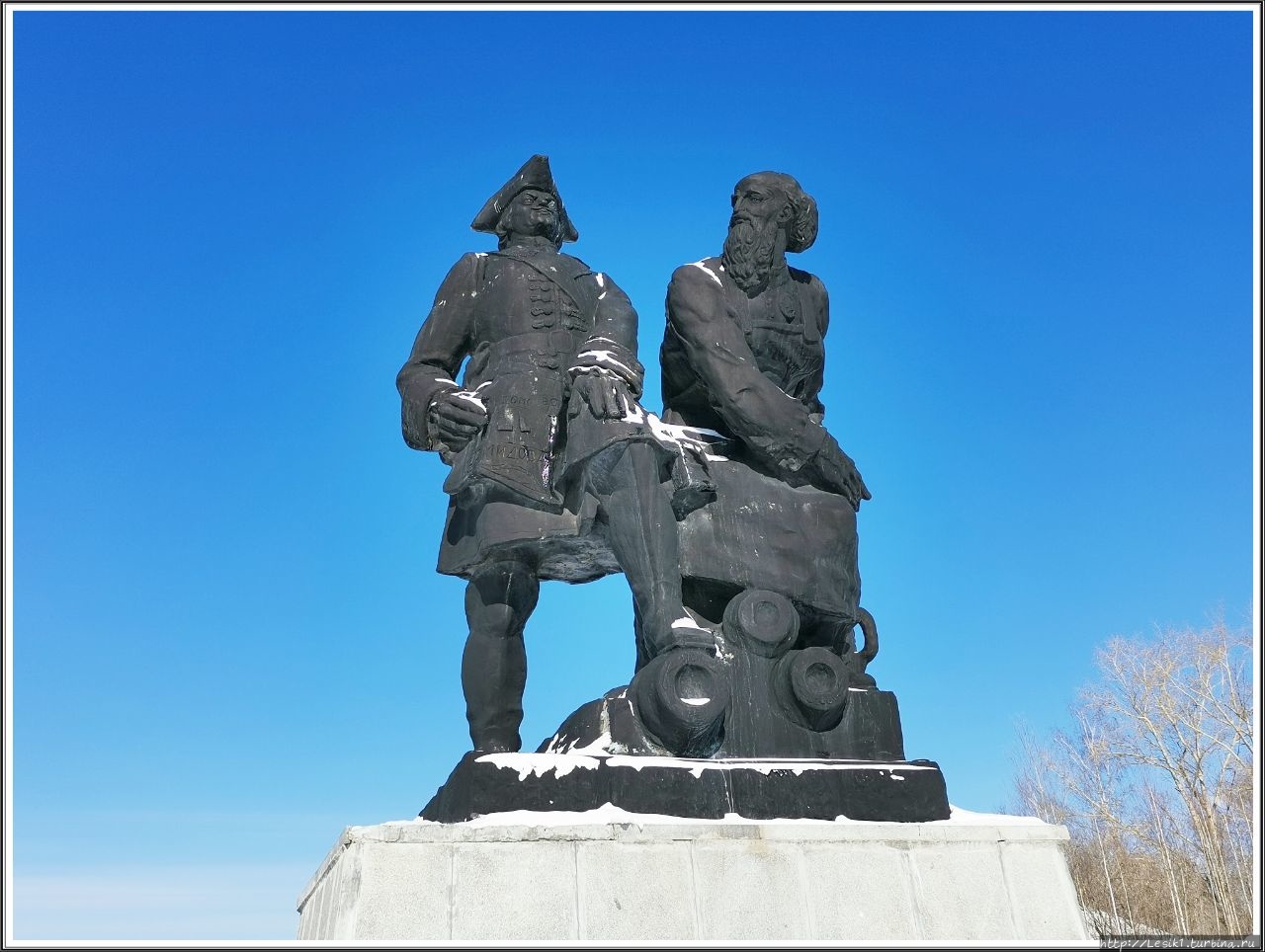 Памятник Петру Первому и Никите Демидову. Невьянск, Россия