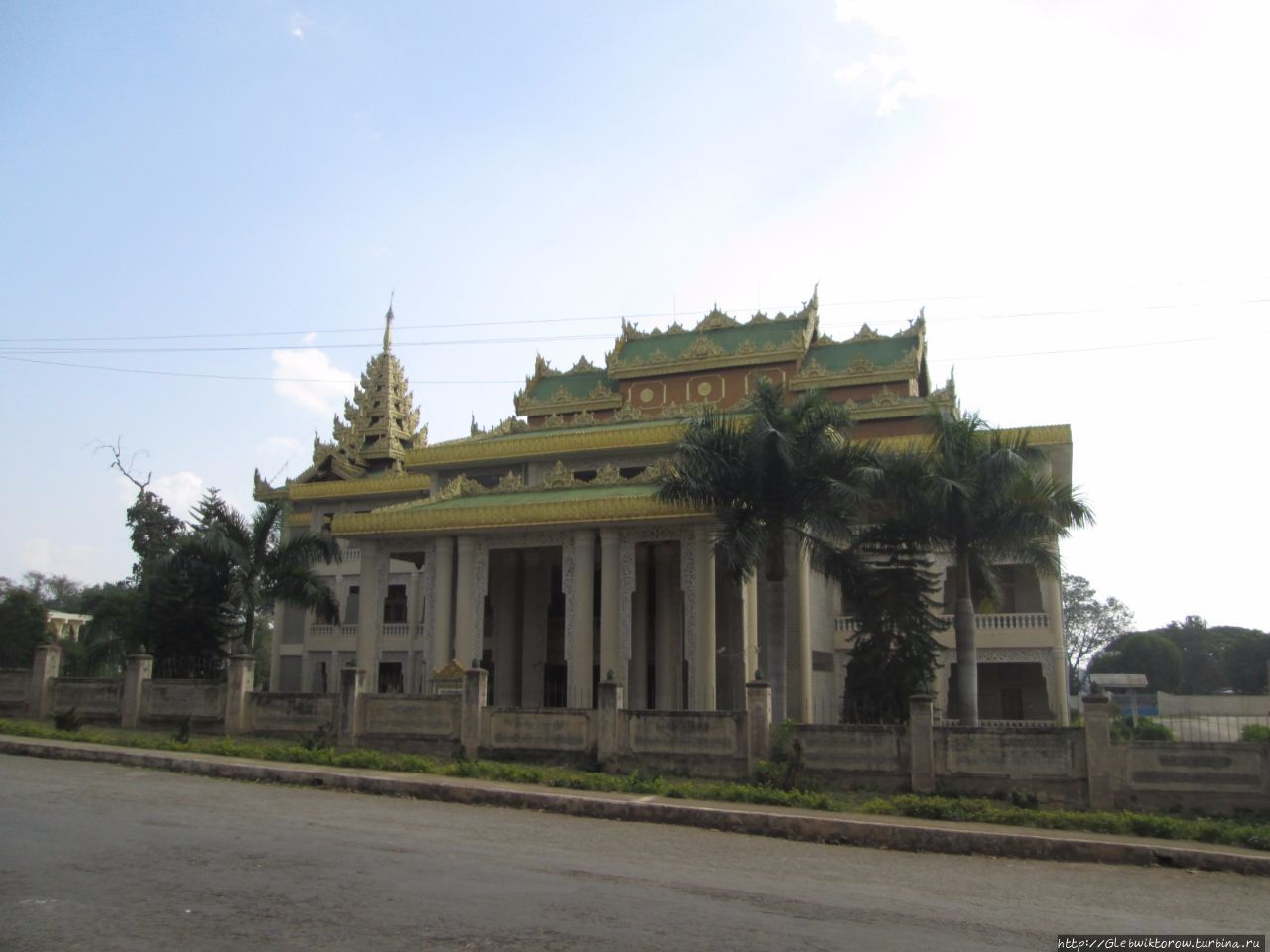 Первая прогулка по столице штата Кая Лойко, Мьянма