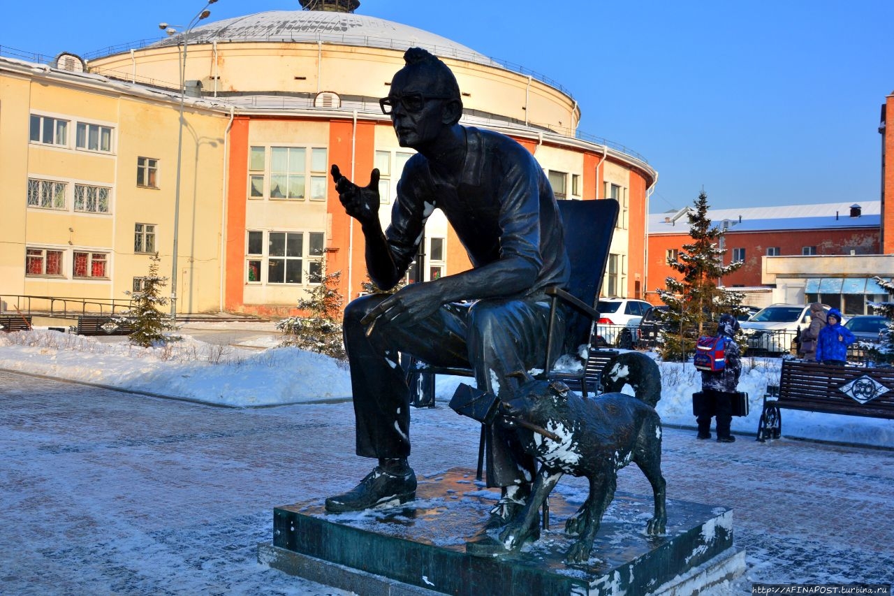 Памятник Леониду Гайдаю Иркутск, Россия