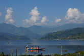 Озеро   Фева  —   второе   по   величине   озеро  Непала.