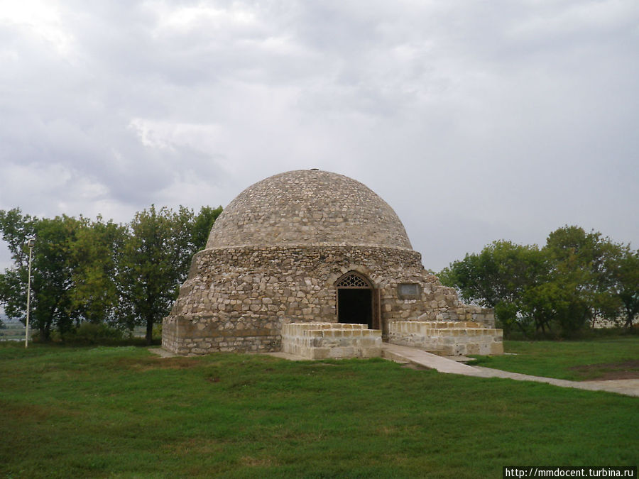 Старинный мавзолей Болгар, Россия