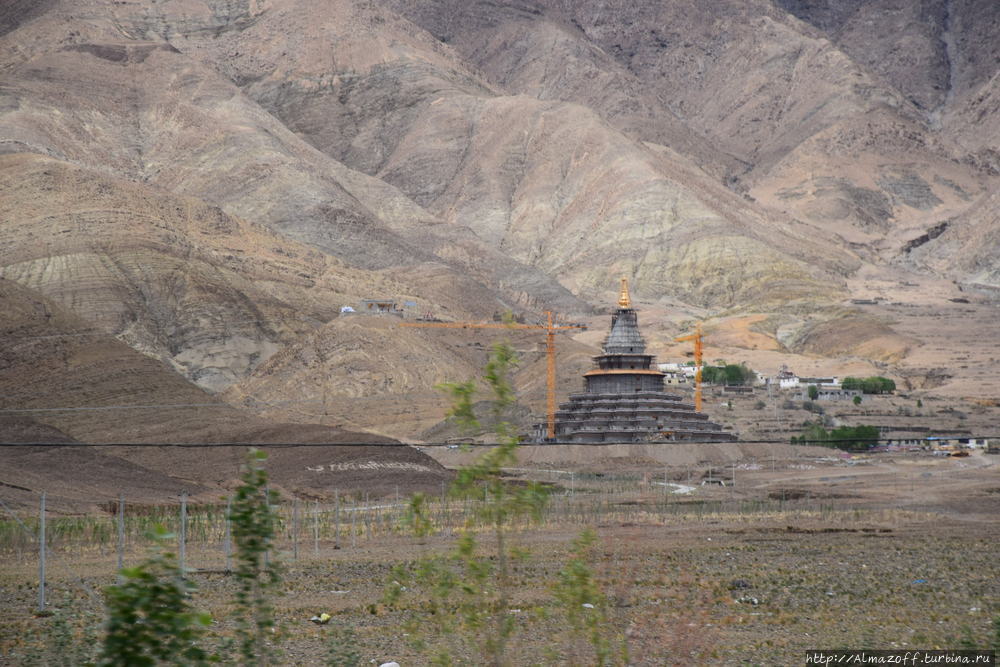 Над тибетским озером Манасаровар развеян прах Махатмы Ганди Озеро Манасаровар, Китай
