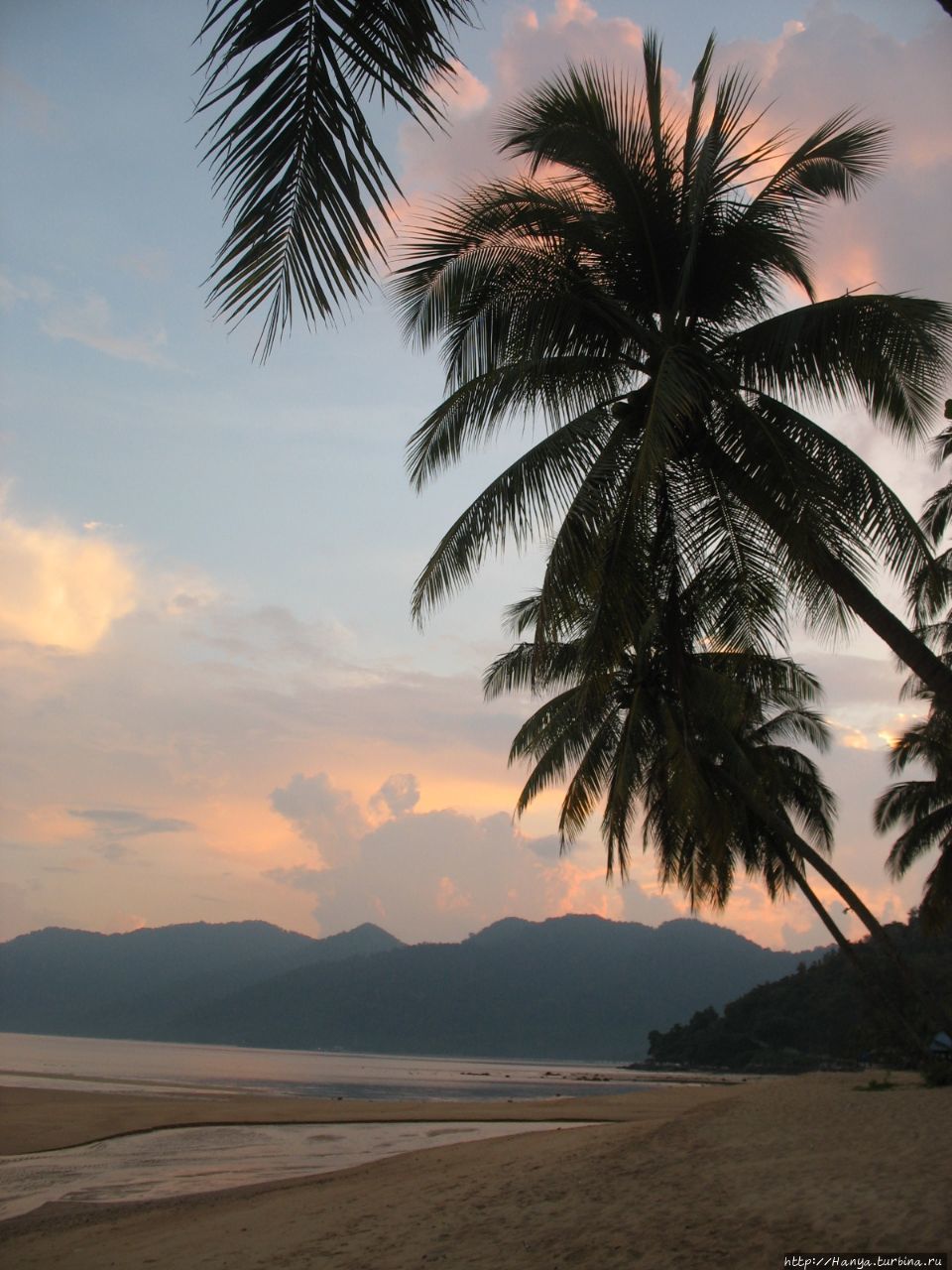 Пляж отеля Berjaya Tioman Beach Пулау-Тиоман, Малайзия