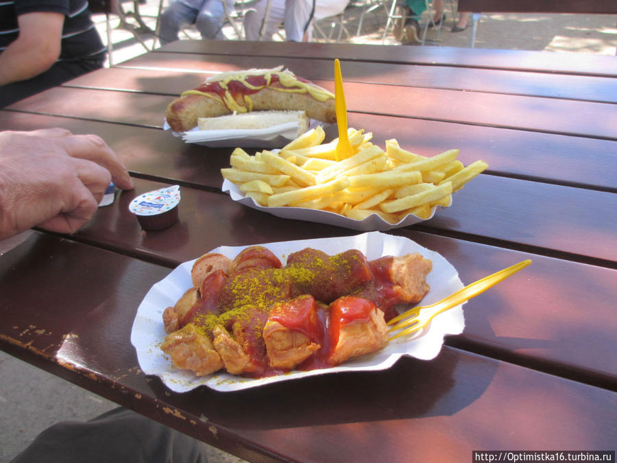 День сосиски Currywurst Берлин, Германия
