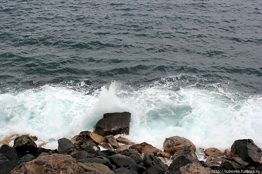 Так выглядит побережье Атлантического океана в районе Канарских островов. Сан-Андрес, остров Тенерифе, Испания