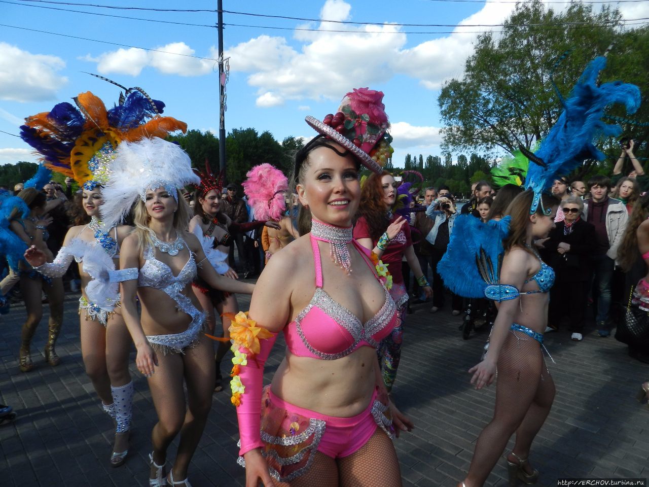 Бразильский карнавал в Измайловском парке Москва, Россия