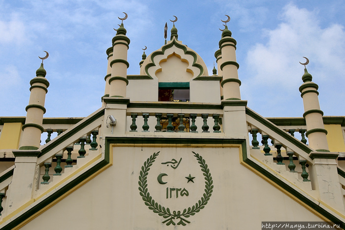 Северо-западный фасад мечети. Фото из интернета Сингапур (столица), Сингапур (город-государство)