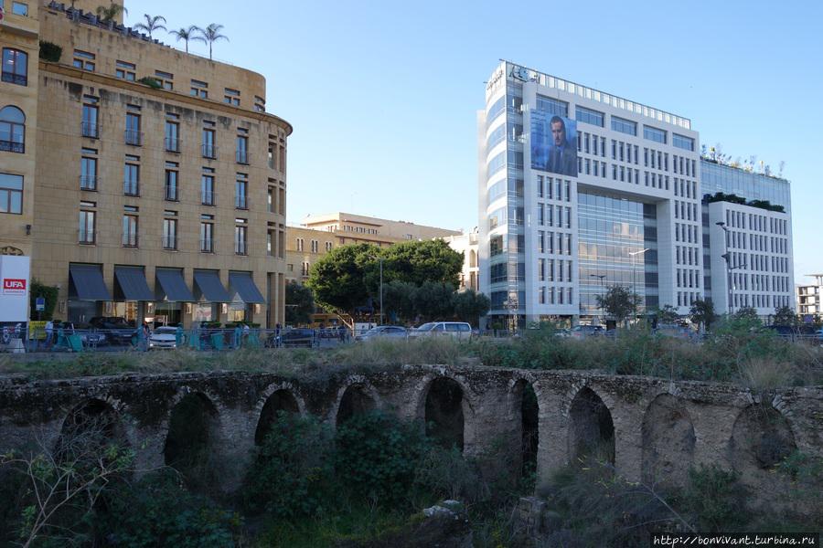 Центр Бейрута: римские развалины и отель Le Garey (слева) Ливан