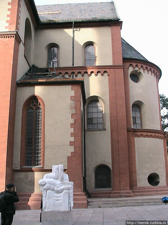 Вюрцбург: колокольный звон в хрустальном бокале Вюрцбург, Германия