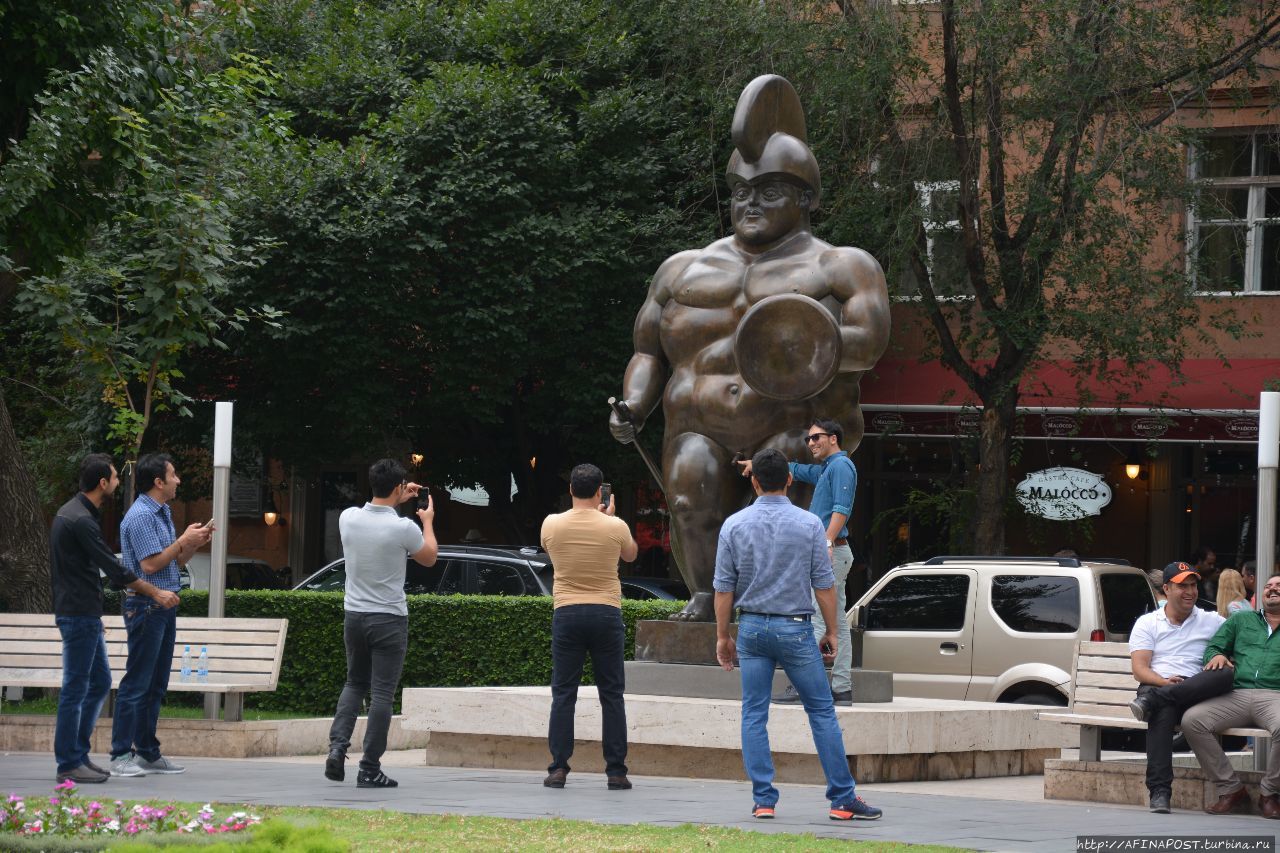 Интересное местечко Ереван, Армения