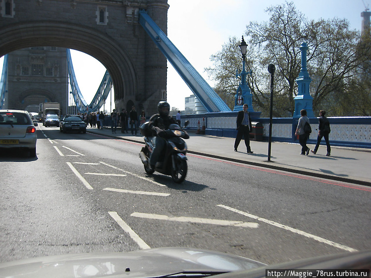 Мотоциклист на Тауэрском 