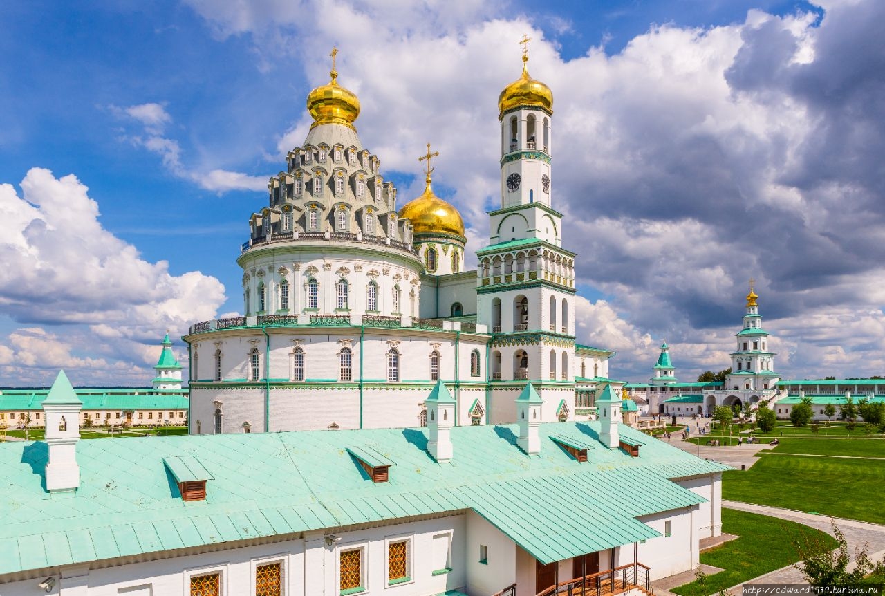 Воскресенский собор новоиерусалимского монастыря. Новый иерусалим москва. Воскресенский собор новоиерусалимского монастыря. Новый иерусалим истра автобусы. Тропа паломника новоиерусалимский монастырь.
