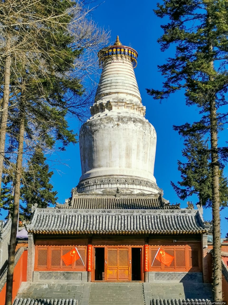 Храм Таюань и Большая белая пагода Священная Гора Утайшань, Китай