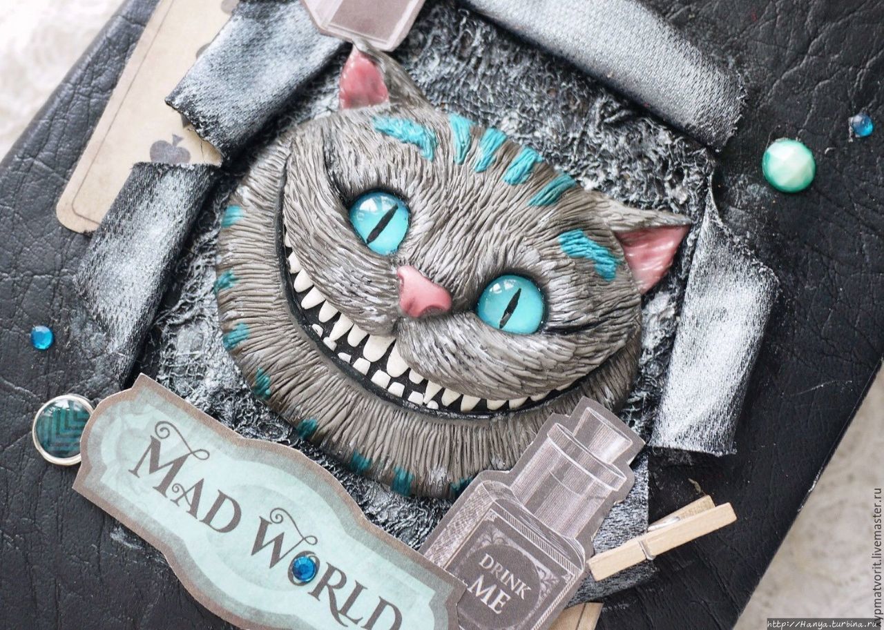 Блокнот-сувенир с чеширским котом. Фото из интернета Честер, Великобритания